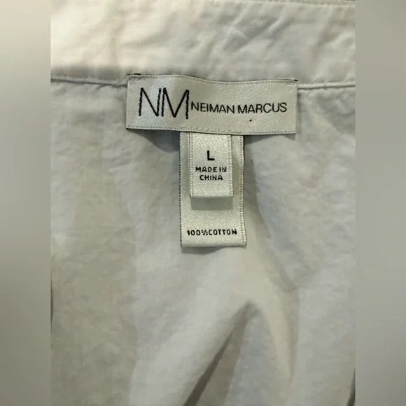 Neiman Marcus White Blouse with Navy Embroidery - Picture 4 of 4